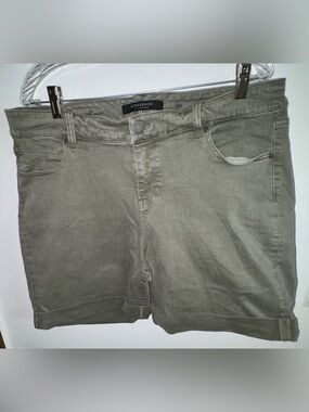 Liverpool Olive Green Mid-Rise Women’s Shorts